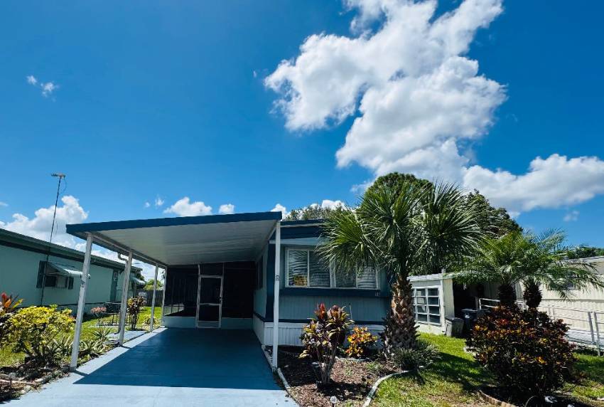Winter Haven, FL Mobile Home for Sale located at 98 Lake Charlotte Dr. West Winter Haven Mhc